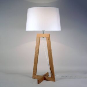 Stolní lampa Sacha LT z textilu a dřeva