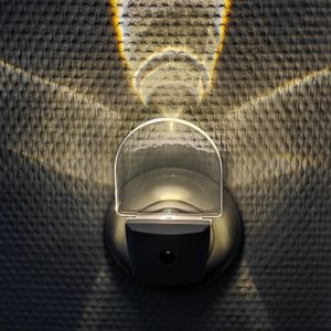 LED noční světlo Slim do zásuvky, se senzorem