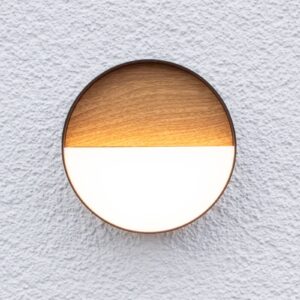 LED dobíjecí venkovní nástěnné světlo Meg, barva dřeva, Ø 15 cm